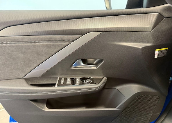 Vehicle image 12 Vehicle image 12