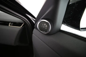 Fahrzeugbild LAND ROVER Range Rover Evoque 1.5 T 270e Dynamic SE