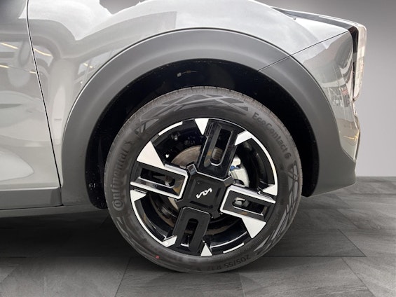 Vehicle image 19 Vehicle image 19