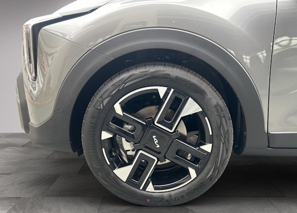 Vehicle image 12 Vehicle image 12