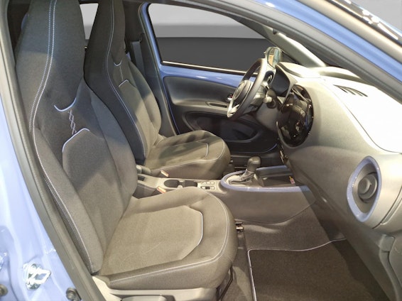 Vehicle image 8 Vehicle image 8