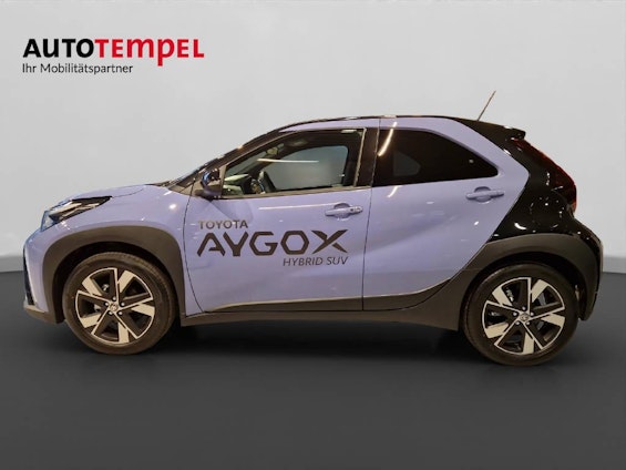 First vehicle image First vehicle image