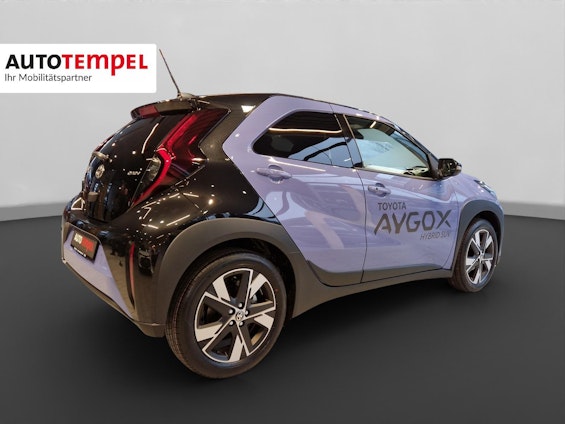 Vehicle image 4 Vehicle image 4