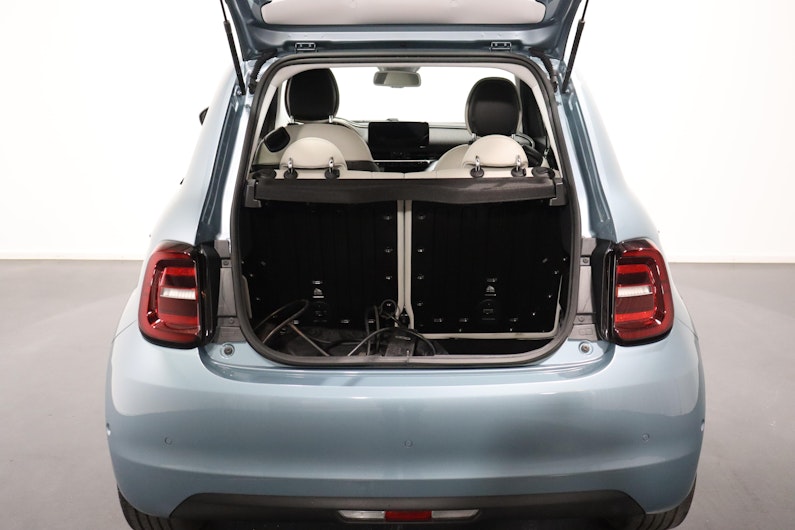 Vehicle image FIAT 500