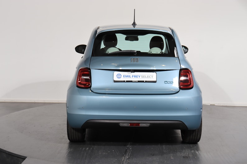Vehicle image FIAT 500