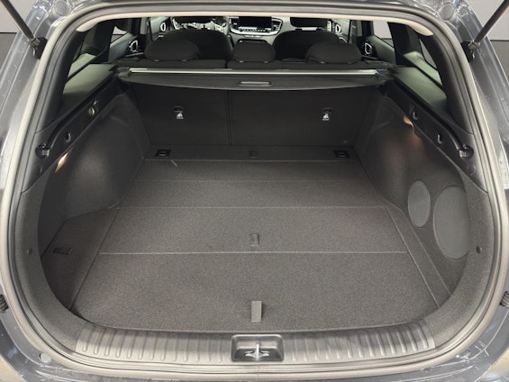 Vehicle image 9 Vehicle image 9