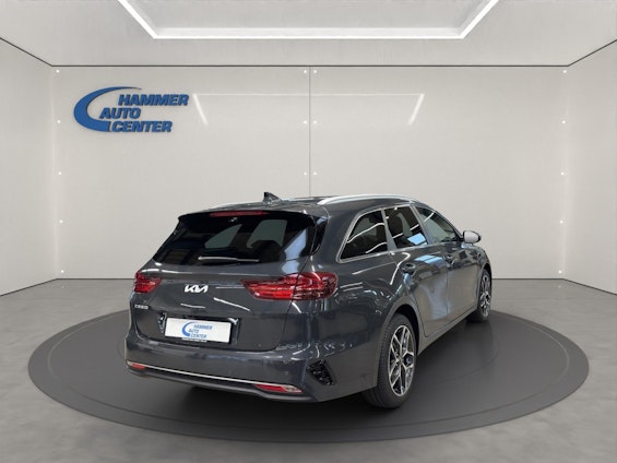 Vehicle image 4 Vehicle image 4