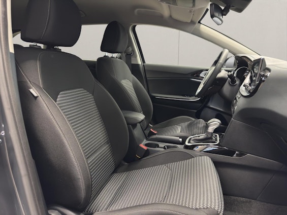 Vehicle image 13 Vehicle image 13