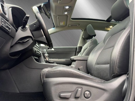 Vehicle image 9 Vehicle image 9