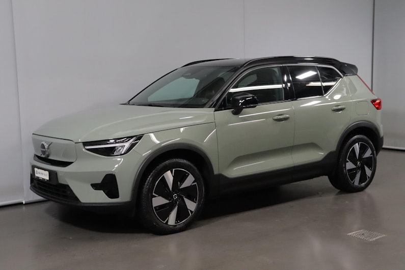 Vehicle image VOLVO XC40