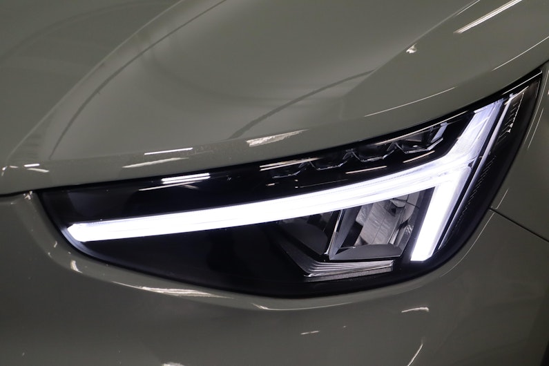 Vehicle image VOLVO XC40