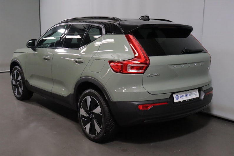 Vehicle image VOLVO XC40
