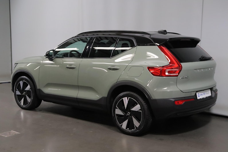 Vehicle image VOLVO XC40