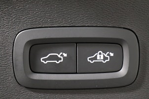 Vehicle image VOLVO XC40 E80 Plus