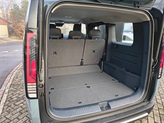 Vehicle image 7 Vehicle image 7