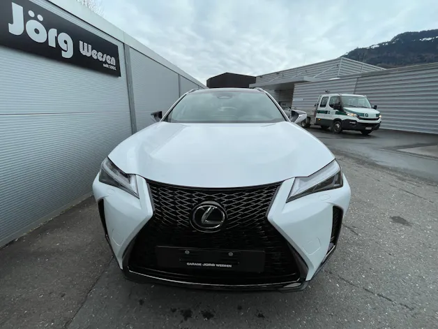 Lexus UX 300h F-Line