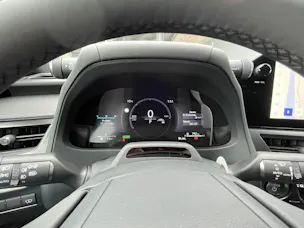 Lexus UX 300h F-Line
