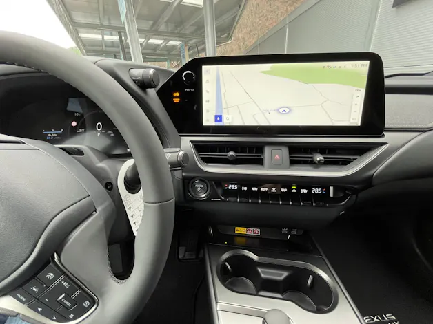 Lexus UX 300h F-Line