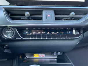 Lexus UX 300h F-Line