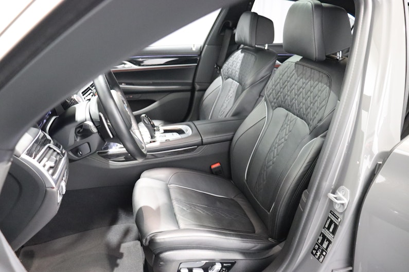 Vehicle image BMW 7 SERIES