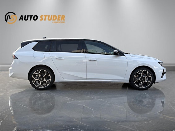 Vehicle image 3 Vehicle image 3