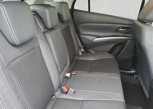 Vehicle image 17 Vehicle image 17