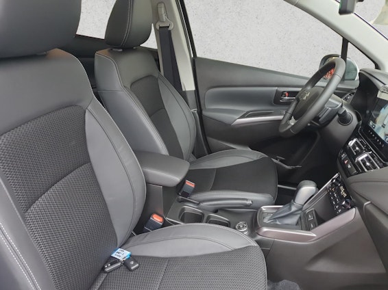 Vehicle image 16 Vehicle image 16