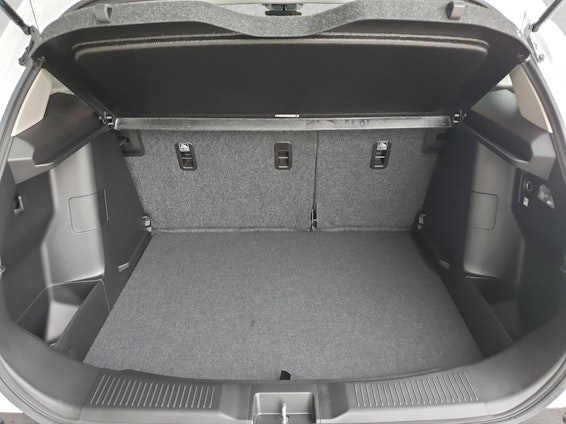 Vehicle image 18 Vehicle image 18