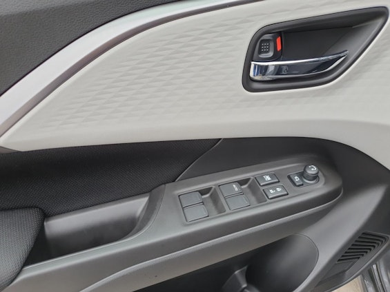 Vehicle image 15 Vehicle image 15