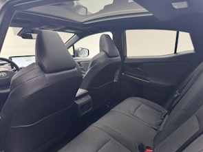 Fahrzeugbild TOYOTA C-HR+ Premium AWD