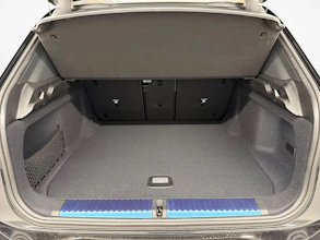 https://vehicle.imgix.net/4124807/eda3a755-005b-4edf-8fcb-2af396c2d140.jpg