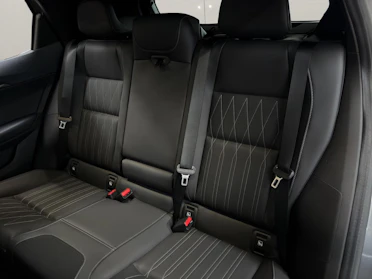 MITSUBISHI ECLIPSE CROSS 8