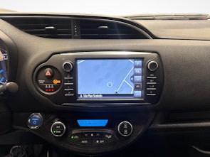 Vehicle image TOYOTA Yaris 1.5 VVT-i HSD Trend