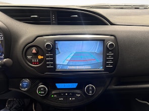 Vehicle image TOYOTA Yaris 1.5 VVT-i HSD Trend