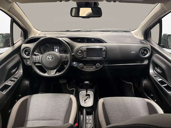 Vehicle image 9 Vehicle image 9