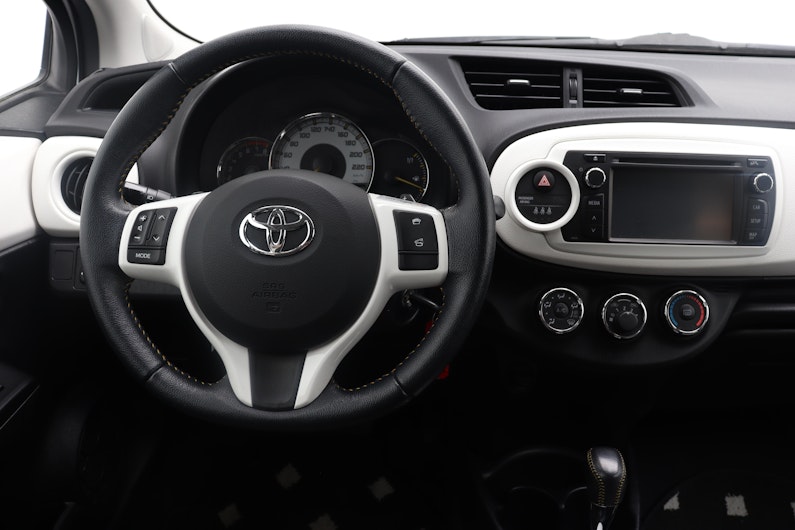 Vehicle image TOYOTA YARIS