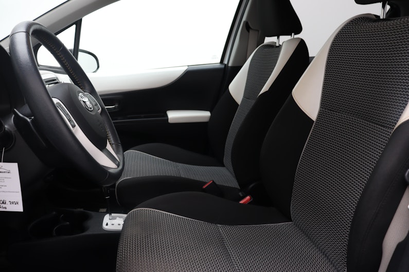 Vehicle image TOYOTA YARIS