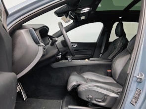 Vehicle image VOLVO XC60 2.0 T8 TE R-Design eAWD