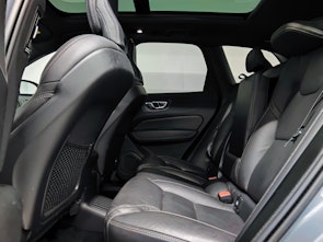 Vehicle image VOLVO XC60 2.0 T8 TE R-Design eAWD