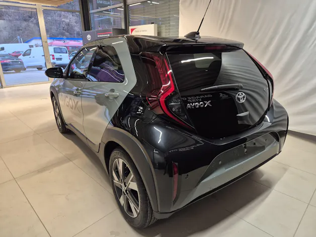 Toyota Aygo X 1.5 VVT-i HSD Trend