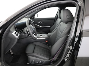 Vehicle image BMW 330i xDrive SAG Touring