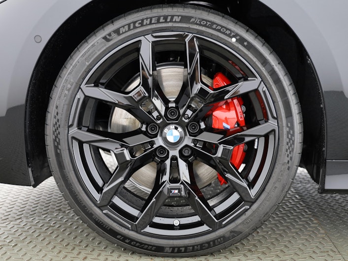 Vehicle image BMW 3 SERIES