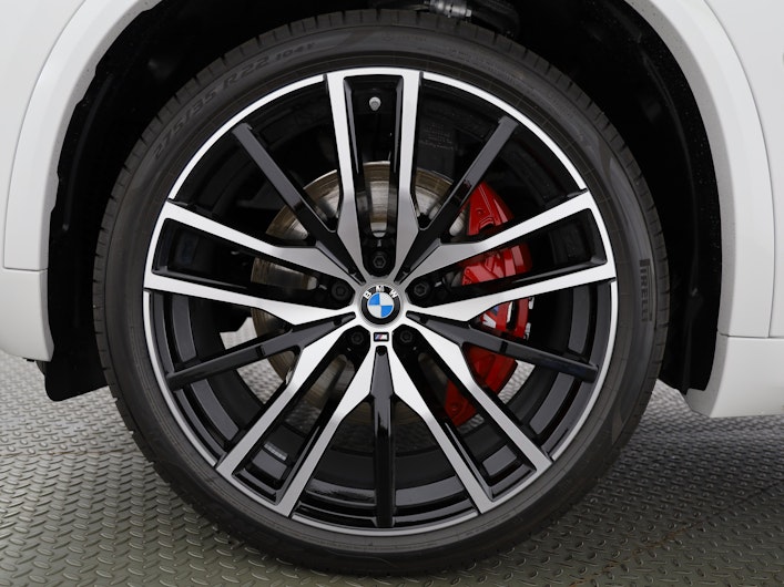 Vehicle image BMW X5