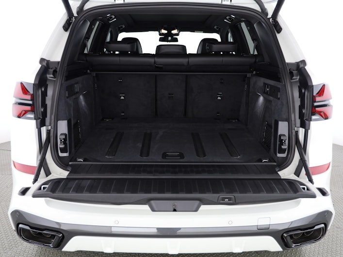 Vehicle image BMW X5