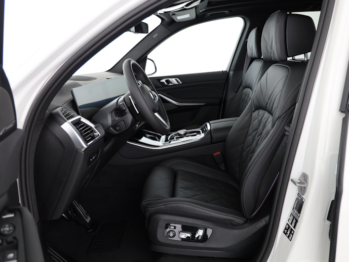 Vehicle image BMW X5