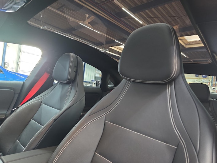 Vehicle image MERCEDES-BENZ CLA 220