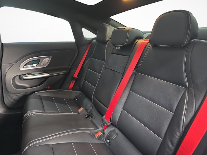 Vehicle image MERCEDES-BENZ CLA 220