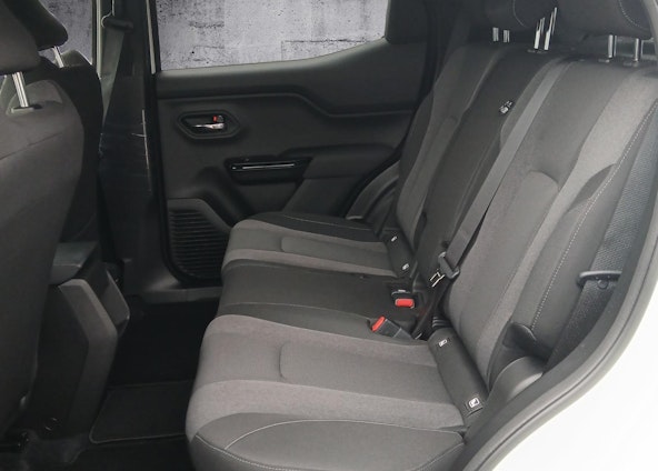 Vehicle image 9 Vehicle image 9