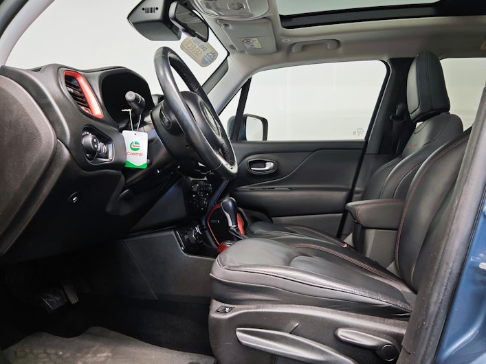 Vehicle image JEEP RENEGADE