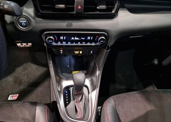 Vehicle image 15 Vehicle image 15